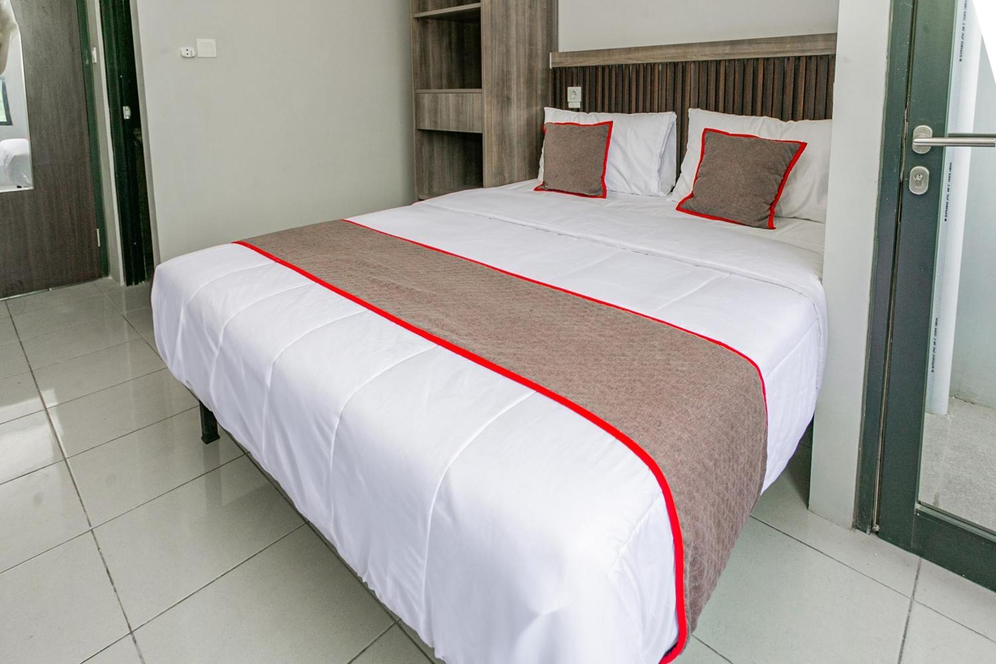 Hotel O Apartment Riverdale Cikarang Near Sgc Mall เบกาซิ ภายนอก รูปภาพ